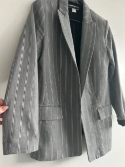 Toller Blazer mit Nadelstreifen