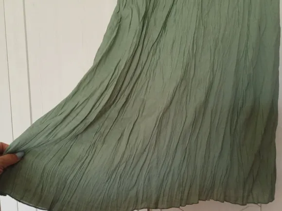Toller Knitterrock Gr.46 neu, mit Gürtel,khaki Oliver
