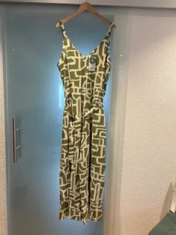 Toller leichter Jumpsuit Sommer Gr 46