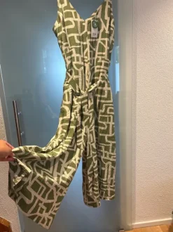Toller leichter Jumpsuit Sommer Gr 46