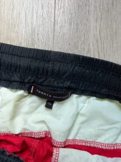 Tommy Hilfiger Badeshorts rot – Gr. M / 176 – Sommer & Beachwear