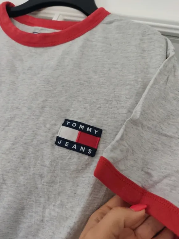 Tommy Hilfiger Basic T-Shirt grau rot Größe L