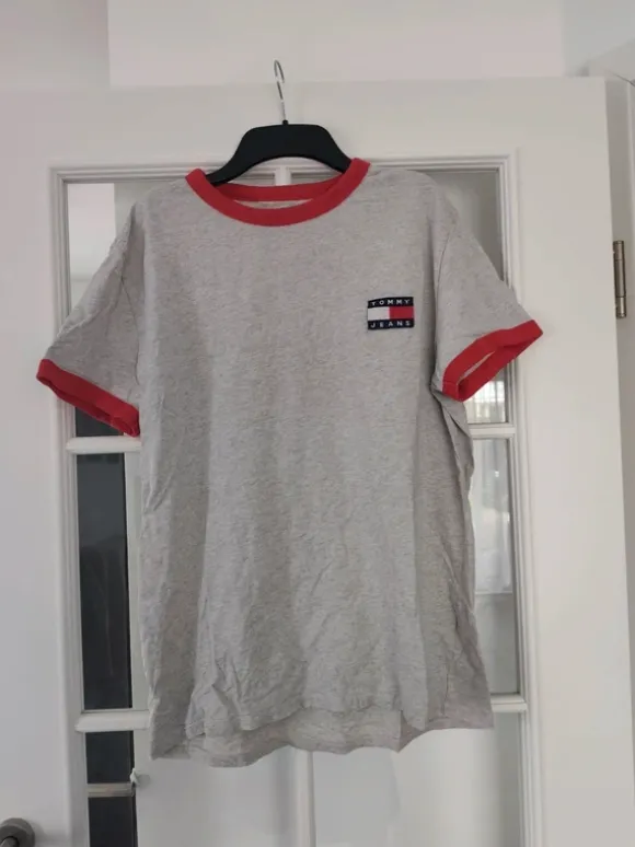 Tommy Hilfiger Basic T-Shirt grau rot Größe L