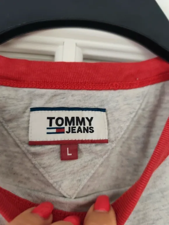 Tommy Hilfiger Basic T-Shirt grau rot Größe L
