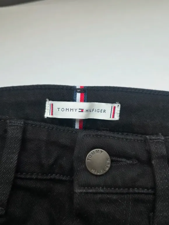 Tommy Hilfiger Jeans Riverpoint Cigarette – Schwarz – W25/L30 – Neuwertig