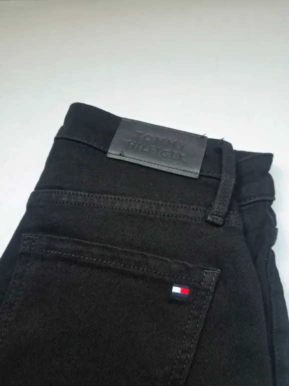 Tommy Hilfiger Jeans Riverpoint Cigarette – Schwarz – W25/L30 – Neuwertig