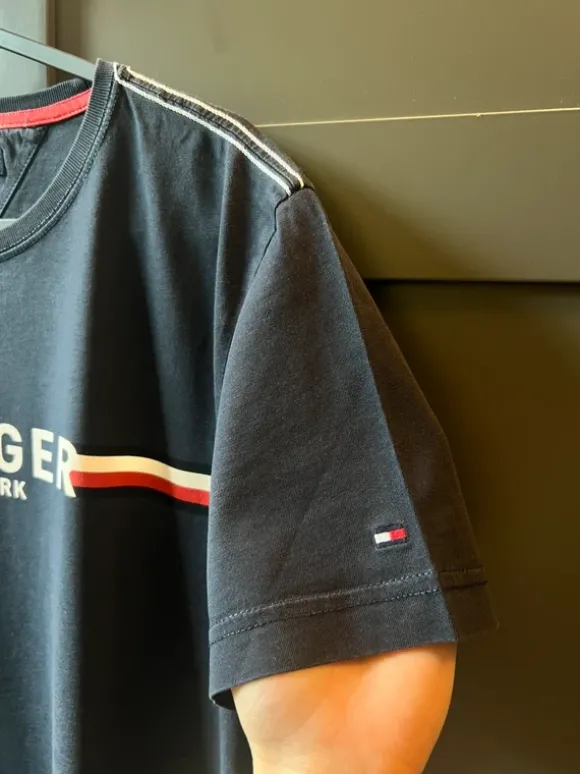 Tommy Hilfiger schönes T-Shirt für Herren