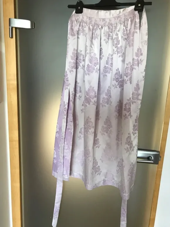 Trachten - Dirndl-Schürze Gr. S in fliederfarben