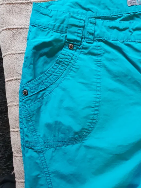 Türkisfarbene Caprihose aus Popeline von Cecil, W 36