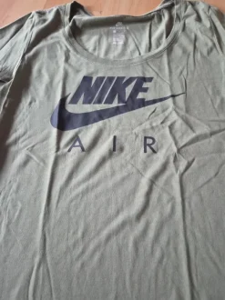 T-Shirt - Tshirt - Shirt - Nike Größe M