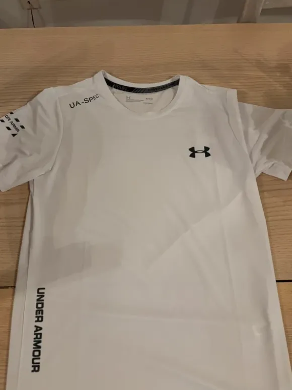 T-Shirt UnderArmour taille S