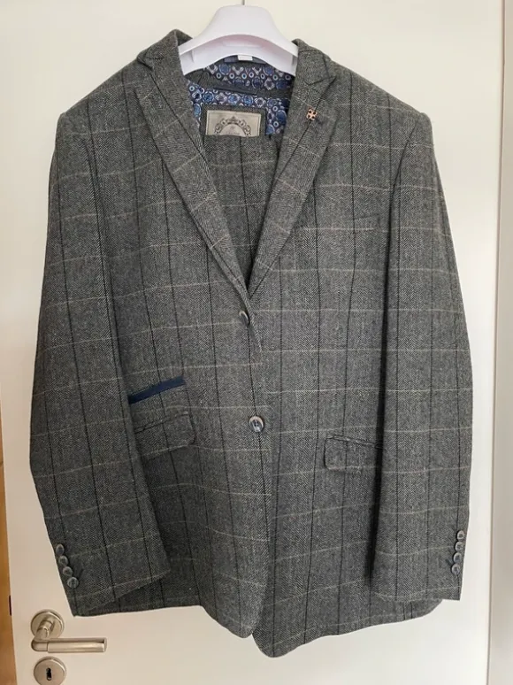 Tweed Anzug