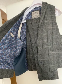 Tweed Anzug