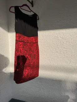Tweed-Anzug rot/ schwarz gr. 38