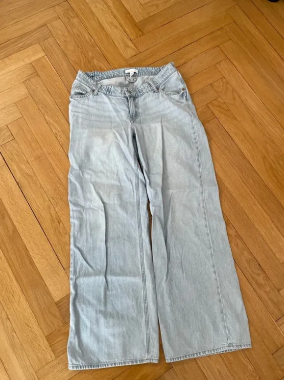 Umstands Jeans