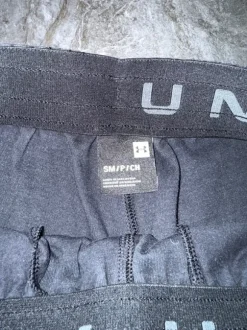 Under Armour Shorts – Grau/Schwarz – Größe S