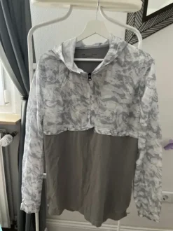 Under Armour Wind Anorak in L