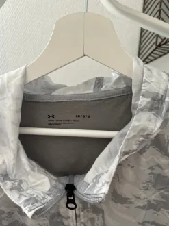 Under Armour Wind Anorak in L