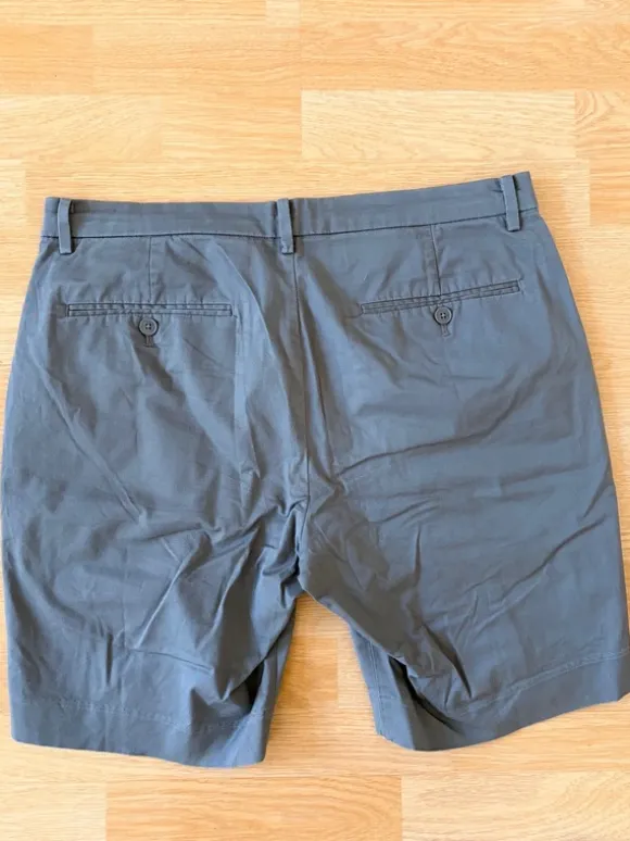 Uniqlo Herren Shorts Gr. M dunkelgrau