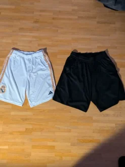 Unterschiedliche Fußballhosen