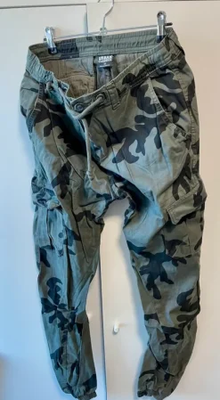 Urban Classics Camo Cargo Jogging Pants – Größe 32 – NEU