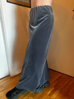 Velour-like long maxi skirt