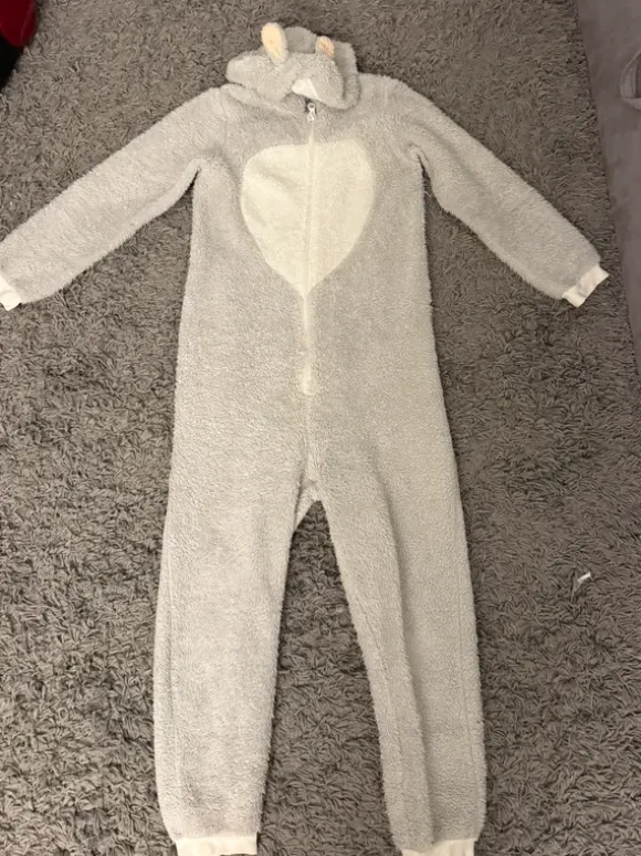 Verkaufe kuscheligen Tier Onesie / Jumpsuit in Grau