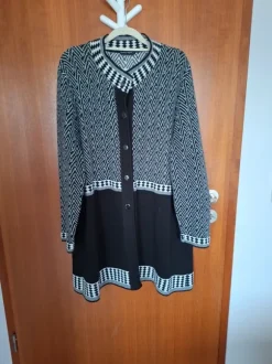 Verkaufe sehr schöne Longstrickjacke.