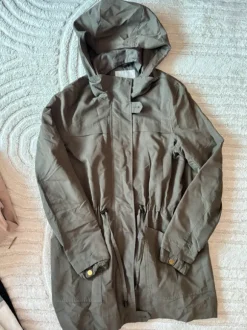 Vero Moda Parka mit süßen goldenen Details