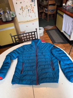 Veste doudoune bleu ciel