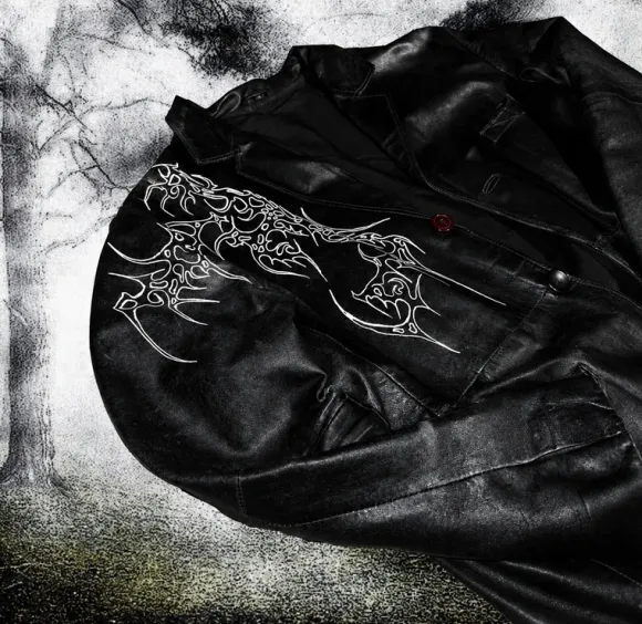 veste noire en cuir handmade custom cybersigilism