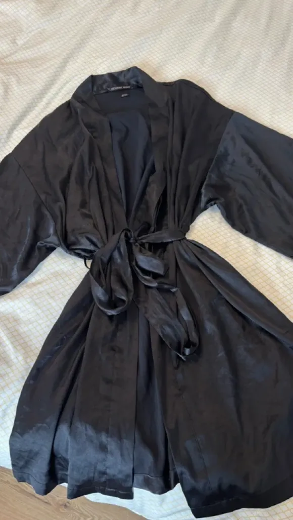 Victoria’s Secret Satin Kimono Schwarz Gr. m/L