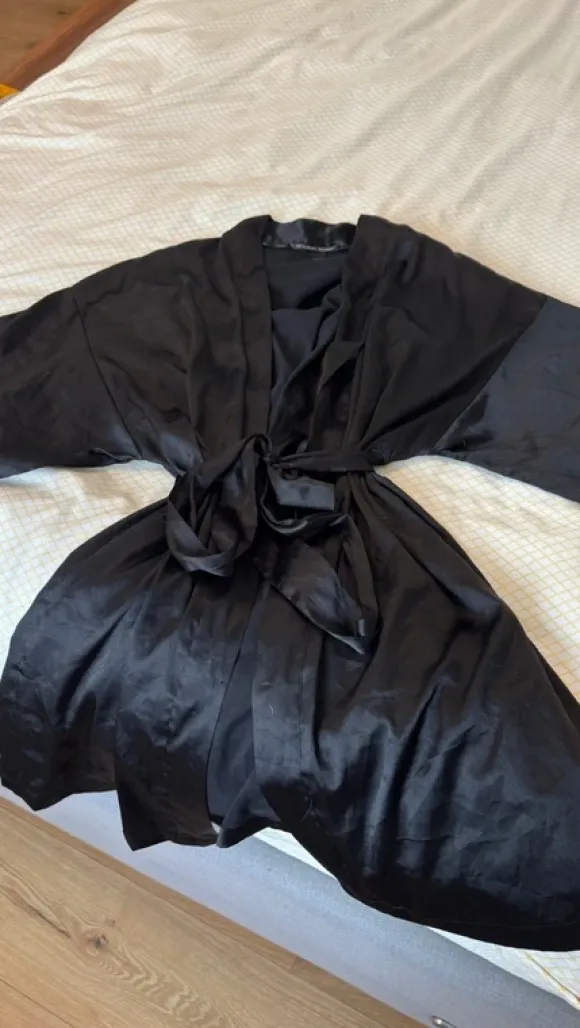 Victoria’s Secret Satin Kimono Schwarz Gr. m/L