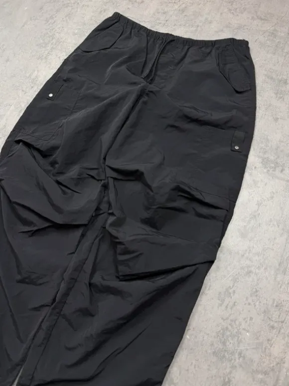 Vintage oversized nylon baggy wide leg black outdoor sport parachute pants
