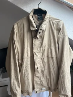 Vintage Windbreaker in beige