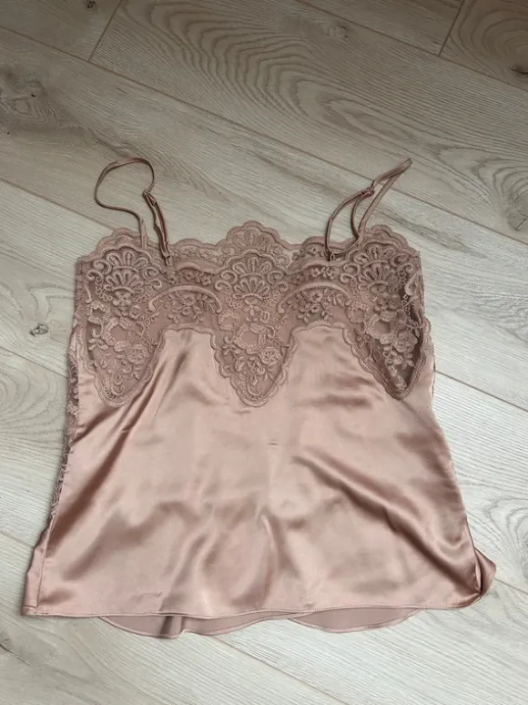 Viral H&M Edition satijnen straptop met kant
