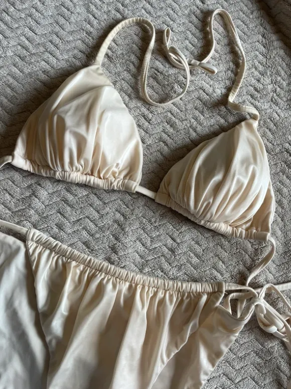 Viral shiny satin Calzedonia bikini