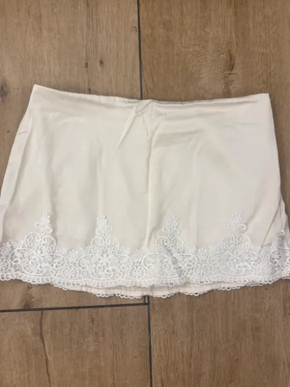 Viral Stockholm lace skirt S/M