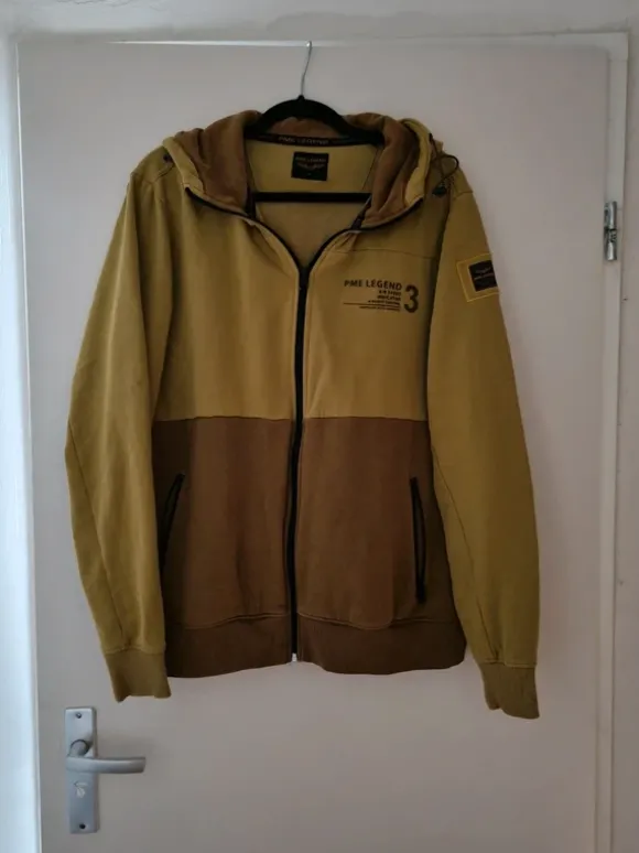 Warm vest maat XL, juiste kleur op foto 4