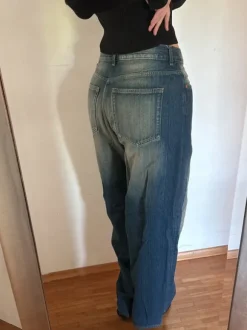 Weekday Rail Mid Loose Jeans mit Waschung W 30