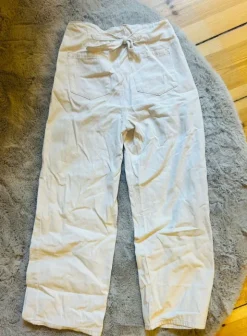 Weiße Jeans