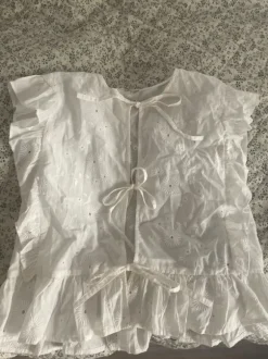Weiße kurzärmelige Bluse von Pigalle in M