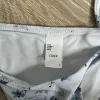 Weißer Bikini mit Blumenmuster