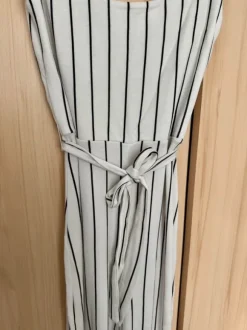weißer Jumpsuit