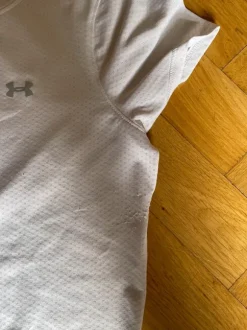 Weißes Under Armour Sport Shirt