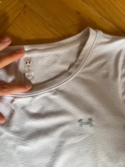 Weißes Under Armour Sport Shirt