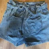 Weite Shorts