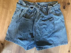 Weite Shorts