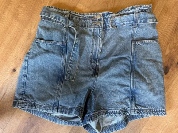 Weite Shorts