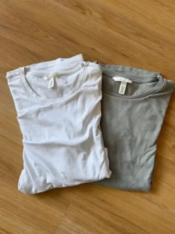 2x Stillshirts weiß / salbei H&M Größe XL